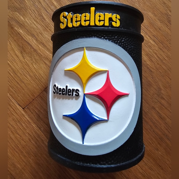 NFL Team Apparel Pittsburgh Steelers Short Sleeve T-Shirt & Steelers Bev Koozie - Picture 2 of 10